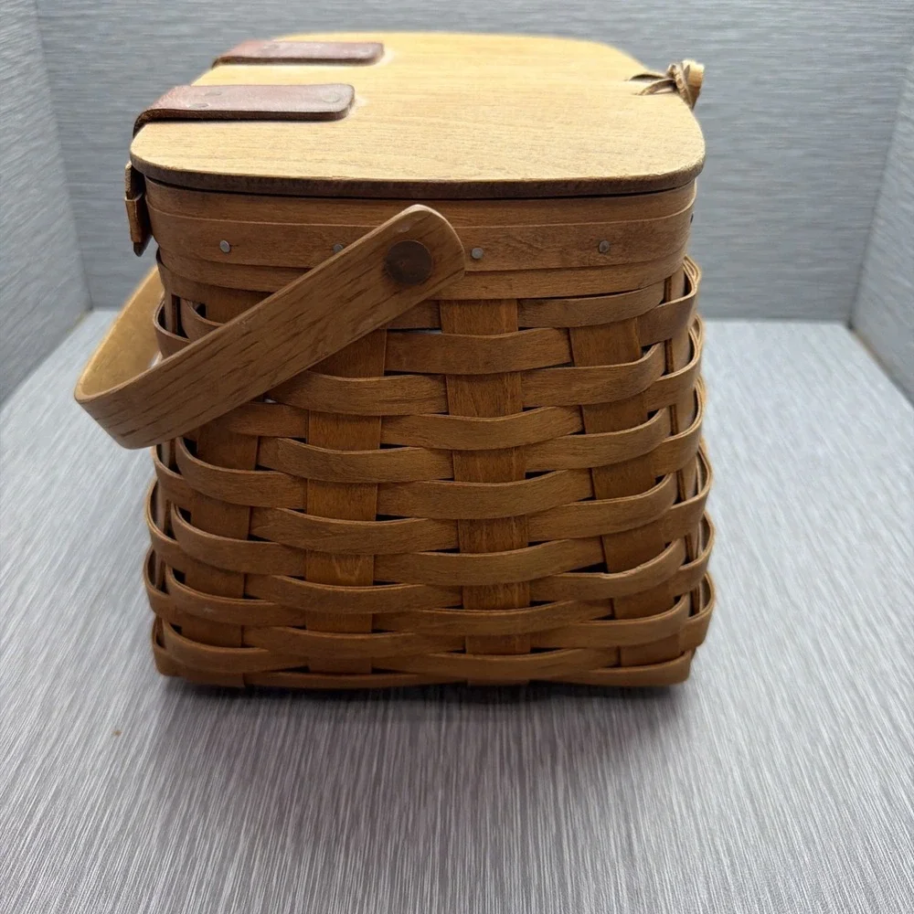 Vintage Gerald E Henn Workshops Picnic Basket Lidded Swing Handle Handwoven